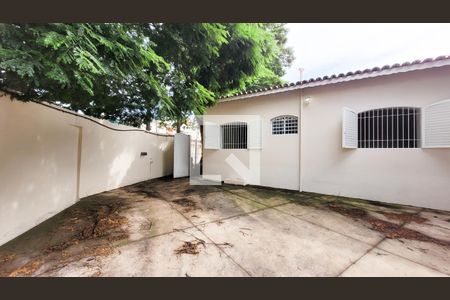 Casa para alugar com 250m², 4 quartos e 7 vagas Casa para alugar com 250m², 4 quartos e 7 vagasGaragem do Fundo