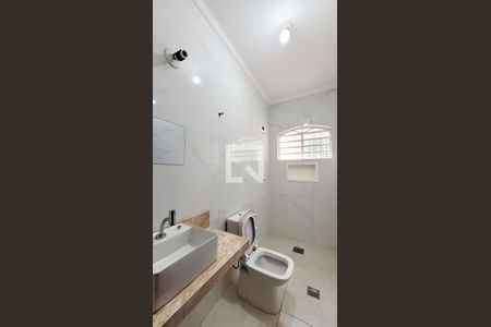 Casa para alugar com 250m², 4 quartos e 7 vagas Casa para alugar com 250m², 4 quartos e 7 vagasLavabo