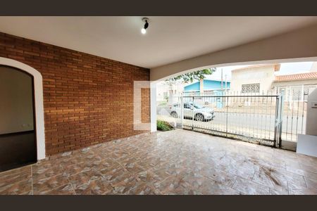 Casa para alugar com 250m², 4 quartos e 7 vagas Casa para alugar com 250m², 4 quartos e 7 vagasGaragem Frente