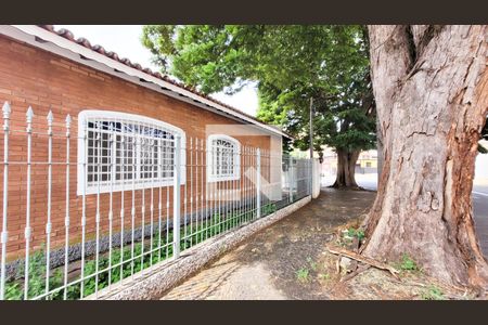 Casa para alugar com 250m², 4 quartos e 7 vagas Casa para alugar com 250m², 4 quartos e 7 vagasFachada
