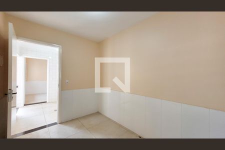 Casa para alugar com 250m², 4 quartos e 7 vagas Casa para alugar com 250m², 4 quartos e 7 vagasLavanderia