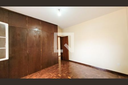 Casa para alugar com 250m², 4 quartos e 7 vagas Casa para alugar com 250m², 4 quartos e 7 vagasQuarto 3