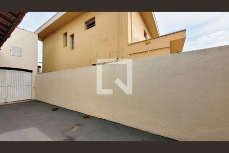 Casa para alugar com 250m², 4 quartos e 7 vagas Casa para alugar com 250m², 4 quartos e 7 vagasQuintal