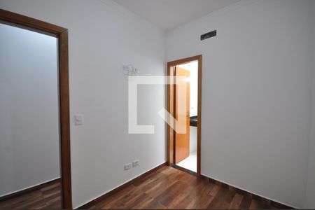 Casa à venda com 110m², 3 quartos e 2 vagasSuíte 2