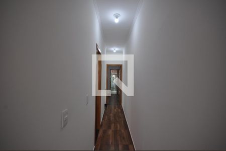 Casa à venda com 110m², 3 quartos e 2 vagasCorredor