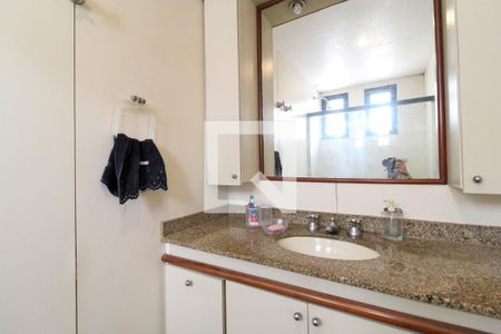 Apartamento à venda com 171m², 4 quartos e 2 vagasBanheiro da Suíte 1