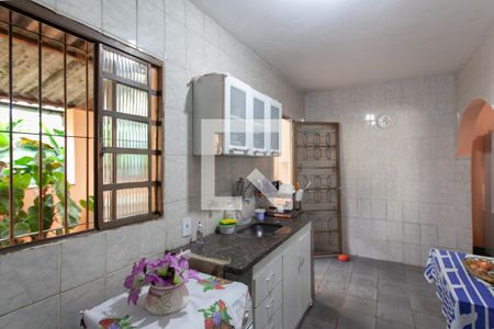Casa à venda com 360m², 2 quartos e 4 vagas Casa à venda com 360m², 2 quartos e 4 vagasCozinha