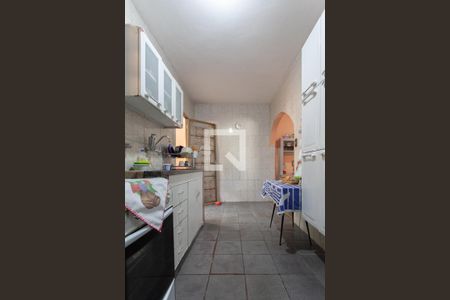 Casa à venda com 360m², 2 quartos e 4 vagas Casa à venda com 360m², 2 quartos e 4 vagasCozinha