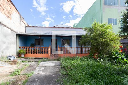 Casa à venda com 360m², 2 quartos e 4 vagas Casa à venda com 360m², 2 quartos e 4 vagasFachada