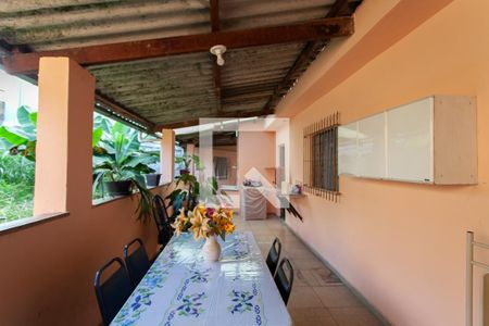 Casa à venda com 360m², 2 quartos e 4 vagas Casa à venda com 360m², 2 quartos e 4 vagasÁrea