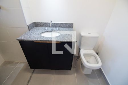 Banheiro de kitnet/studio à venda com 1 quarto, 27m² em Chácara Santo Antônio (zona Sul), São Paulo