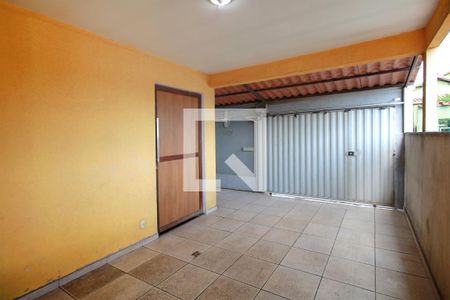 Casa à venda com 372m², 4 quartos e 4 vagasGaragem