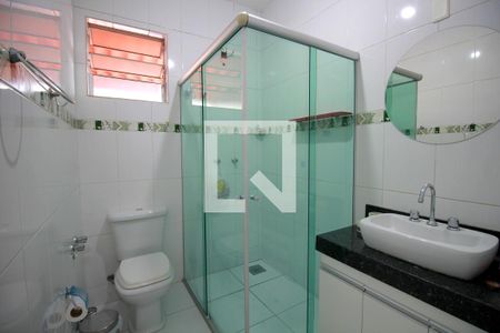 Casa à venda com 372m², 4 quartos e 4 vagasBanheiro da Suíte