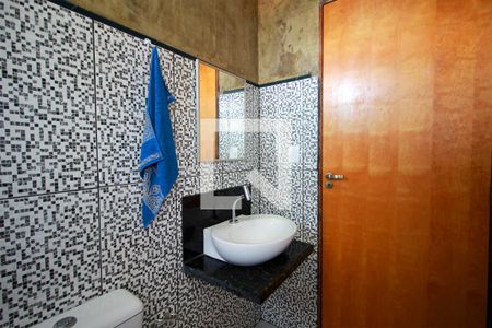 Casa à venda com 372m², 4 quartos e 4 vagasBanheiro 2