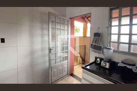 Casa à venda com 372m², 4 quartos e 4 vagasCozinha