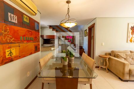 Sala de casa de condomínio à venda com 3 quartos, 219m² em Tristeza, Porto Alegre