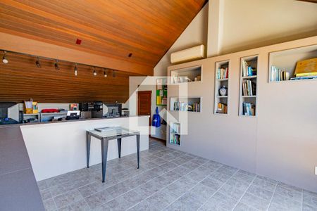 Casa de condomínio à venda com 219m², 3 quartos e 2 vagasTerraço