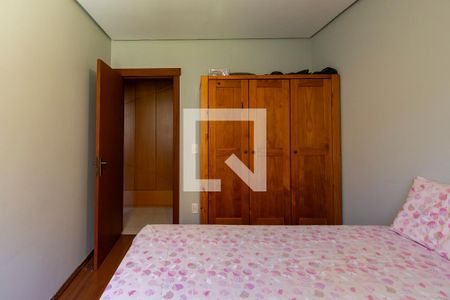 Casa de condomínio à venda com 219m², 3 quartos e 2 vagasQuarto 1