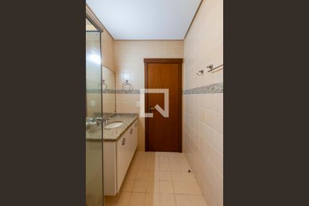 Casa de condomínio à venda com 219m², 3 quartos e 2 vagasBanheiro Social