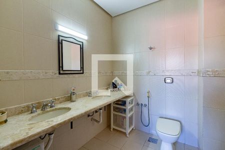 Casa de condomínio à venda com 219m², 3 quartos e 2 vagasBanheiro da Suíte