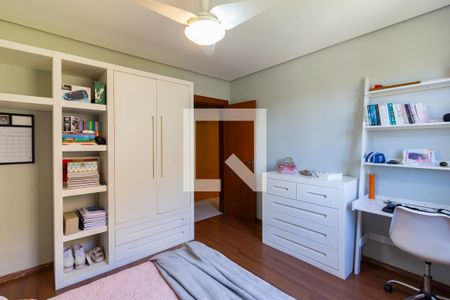 Casa de condomínio à venda com 219m², 3 quartos e 2 vagasQuarto 2