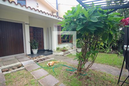 Casa à venda com 230m², 4 quartos e 4 vagas Casa à venda com 230m², 4 quartos e 4 vagasJardim