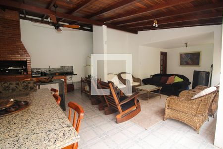 Varanda de casa à venda com 4 quartos, 230m² em Partenon, Porto Alegre