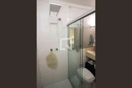 Casa à venda com 230m², 4 quartos e 4 vagas Casa à venda com 230m², 4 quartos e 4 vagasBanheiro da Suíte