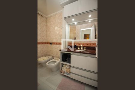 Casa à venda com 230m², 4 quartos e 4 vagas Casa à venda com 230m², 4 quartos e 4 vagasBanheiro Social