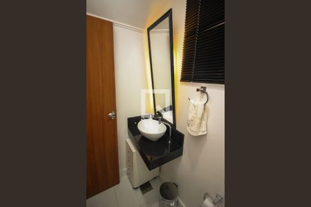 Casa à venda com 230m², 4 quartos e 4 vagas Casa à venda com 230m², 4 quartos e 4 vagasLavabo