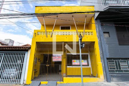 Casa à venda com 240m², 3 quartos e 2 vagasFachada