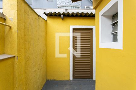 Casa à venda com 240m², 3 quartos e 2 vagasCorredor