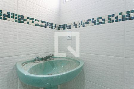 Casa à venda com 240m², 3 quartos e 2 vagasBanheiro 1