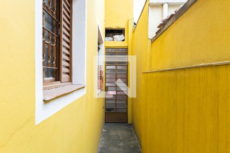 Casa à venda com 240m², 3 quartos e 2 vagasCorredor