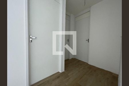 Corredor de apartamento para alugar com 2 quartos, 44m² em Parque Ipe, São Paulo