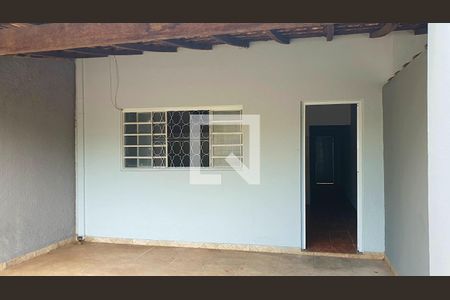 Casa para alugar com 80m², 2 quartos e 1 vagaFachada