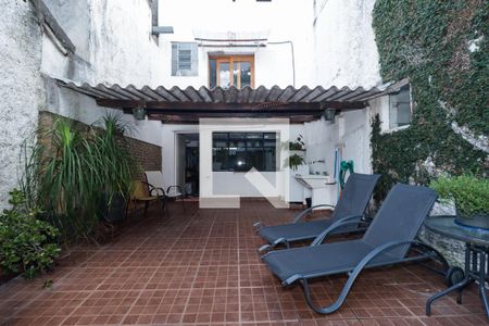 Casa à venda com 600m², 2 quartos e 1 vagaÁrea externa