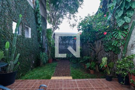 Casa à venda com 600m², 2 quartos e 1 vagaÁrea externa