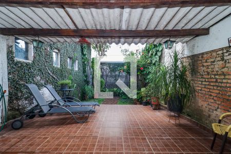 Casa à venda com 600m², 2 quartos e 1 vagaÁrea externa