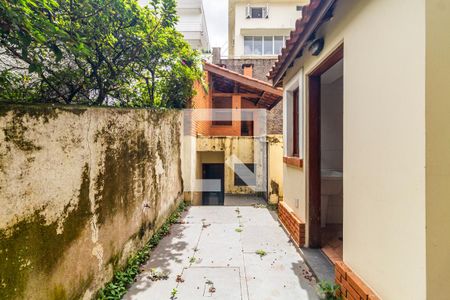 Casa para alugar com 428m², 4 quartos e 6 vagas Casa para alugar com 428m², 4 quartos e 6 vagasQuintal