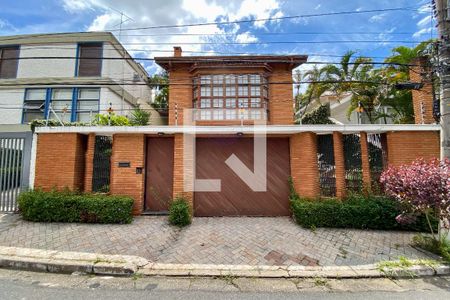 Casa para alugar com 428m², 4 quartos e 6 vagas Casa para alugar com 428m², 4 quartos e 6 vagasFachada