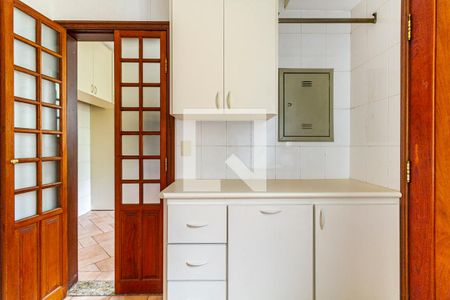 Casa para alugar com 428m², 4 quartos e 6 vagas Casa para alugar com 428m², 4 quartos e 6 vagasÁrea de Serviço