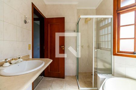 Casa para alugar com 428m², 4 quartos e 6 vagas Casa para alugar com 428m², 4 quartos e 6 vagasBanheiro da Suíte 2