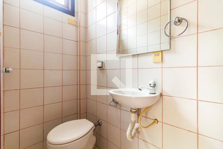 Casa para alugar com 428m², 4 quartos e 6 vagas Casa para alugar com 428m², 4 quartos e 6 vagasBanheiro de Serviço