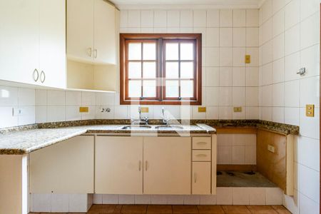 Casa para alugar com 428m², 4 quartos e 6 vagas Casa para alugar com 428m², 4 quartos e 6 vagasCozinha