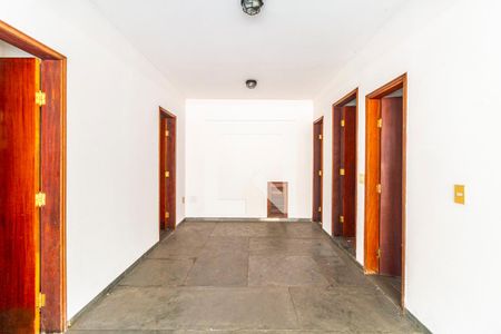 Casa para alugar com 428m², 4 quartos e 6 vagas Casa para alugar com 428m², 4 quartos e 6 vagasGaragem