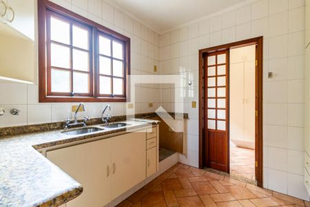 Casa para alugar com 428m², 4 quartos e 6 vagas Casa para alugar com 428m², 4 quartos e 6 vagasCozinha