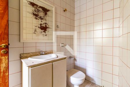 Casa para alugar com 428m², 4 quartos e 6 vagas Casa para alugar com 428m², 4 quartos e 6 vagasBanheiro da Piscina