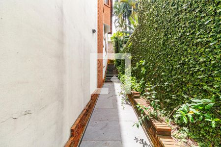 Casa para alugar com 428m², 4 quartos e 6 vagas Casa para alugar com 428m², 4 quartos e 6 vagasQuintal