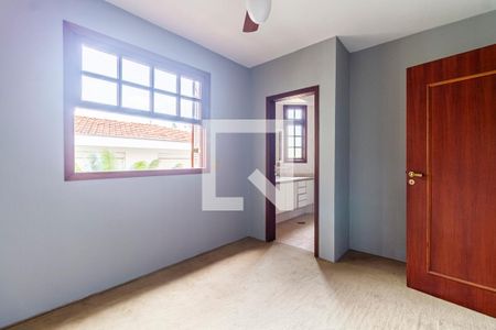 Casa para alugar com 428m², 4 quartos e 6 vagas Casa para alugar com 428m², 4 quartos e 6 vagasSuíte 1